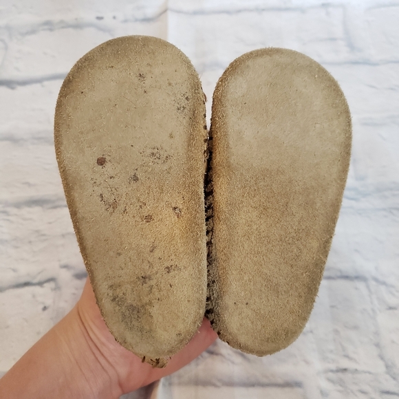 Minnetonka size 4 - Picture 2 of 6